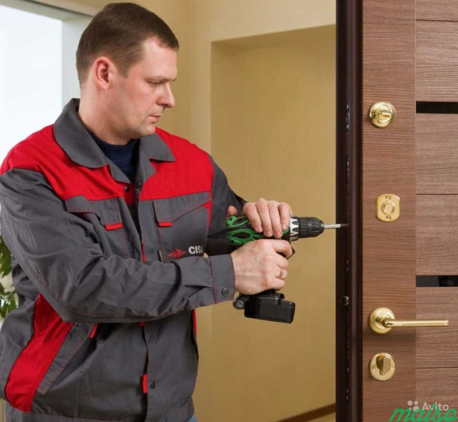 Установщик дверей