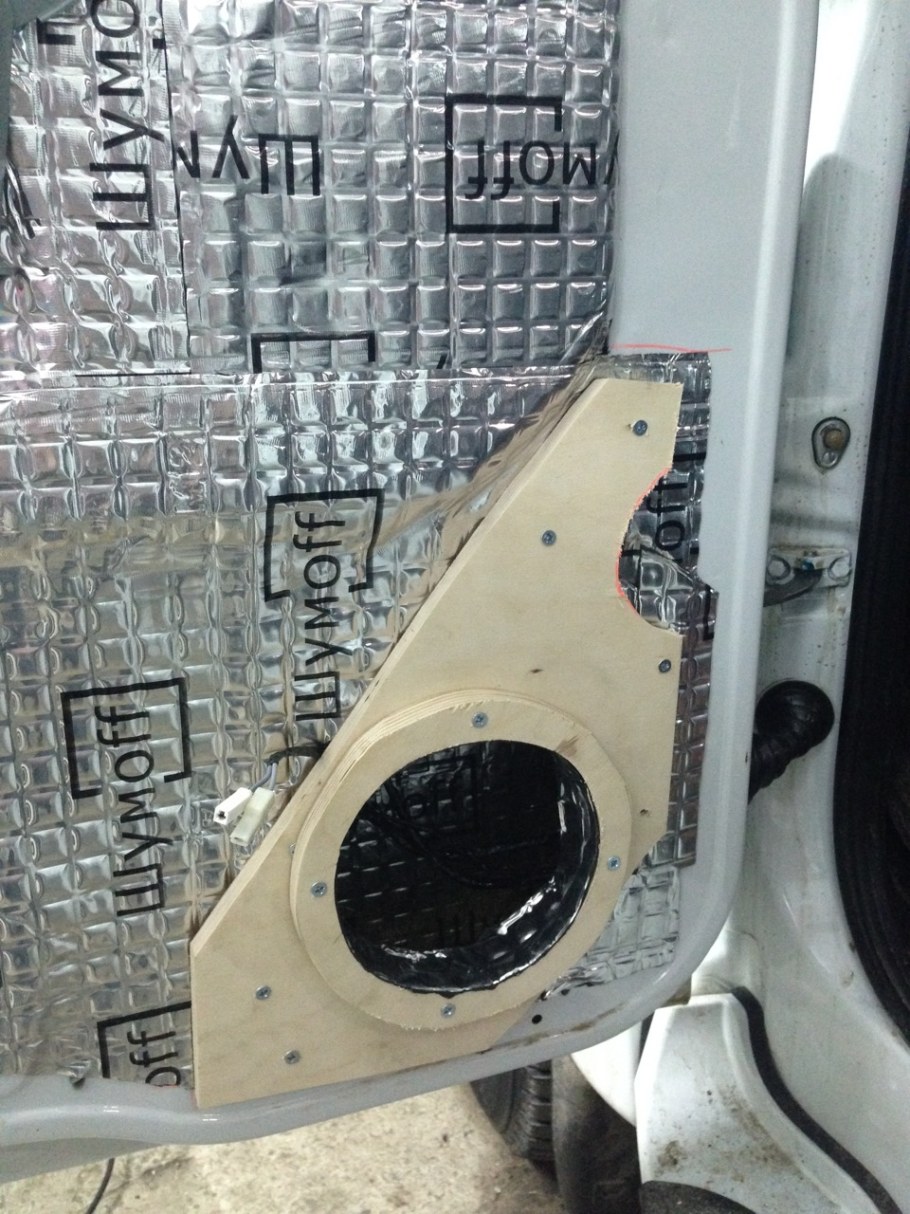 Динамики в торпеде УАЗ Патриот