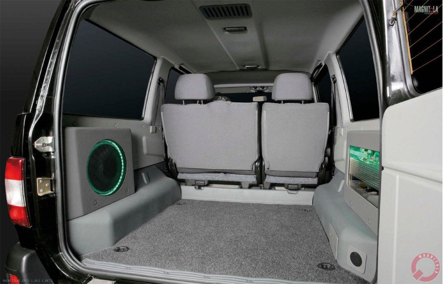 Подиум УАЗ Патриот 16-20-рупор