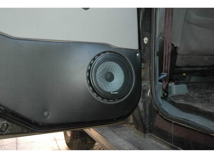 Задние динамики УАЗ Патриот 2012