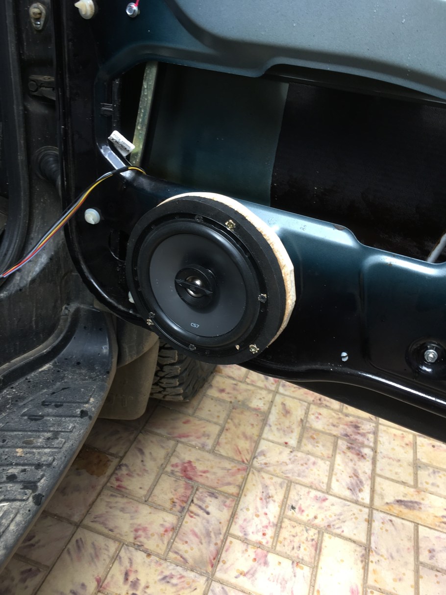 Динамики в дверь багажника УАЗ Патриот