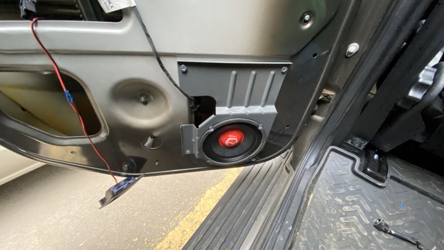 УАЗ Патриот акустика 20см