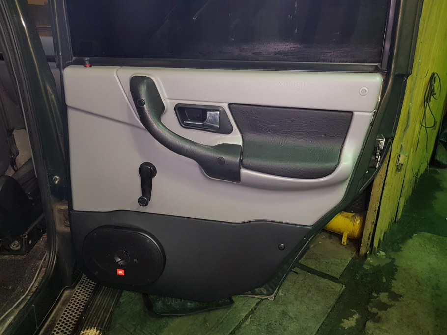 Подиумы на задние двери УАЗ Патриот