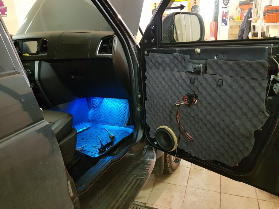 Акустические подиумы УАЗ Патриот