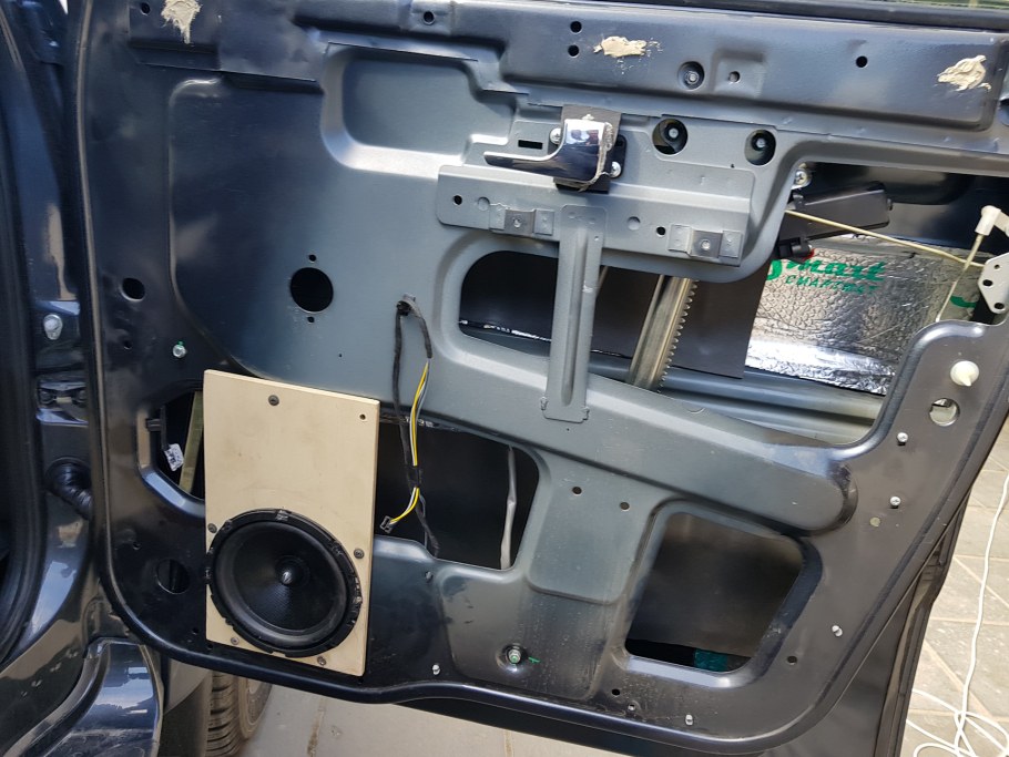 Акустические подиумы УАЗ Патриот