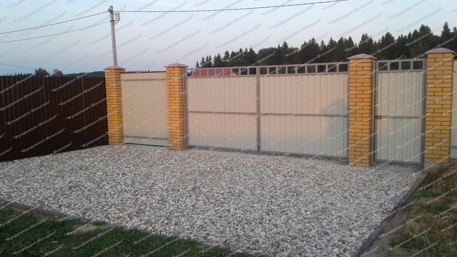 Забор и заезд на участок даче