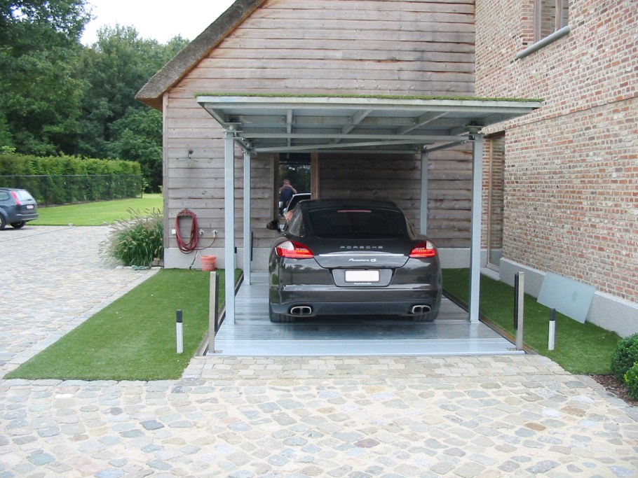 Гараж для машины в частном доме