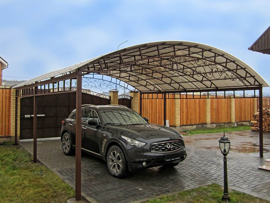 Навес для автомобиля из поликарбоната