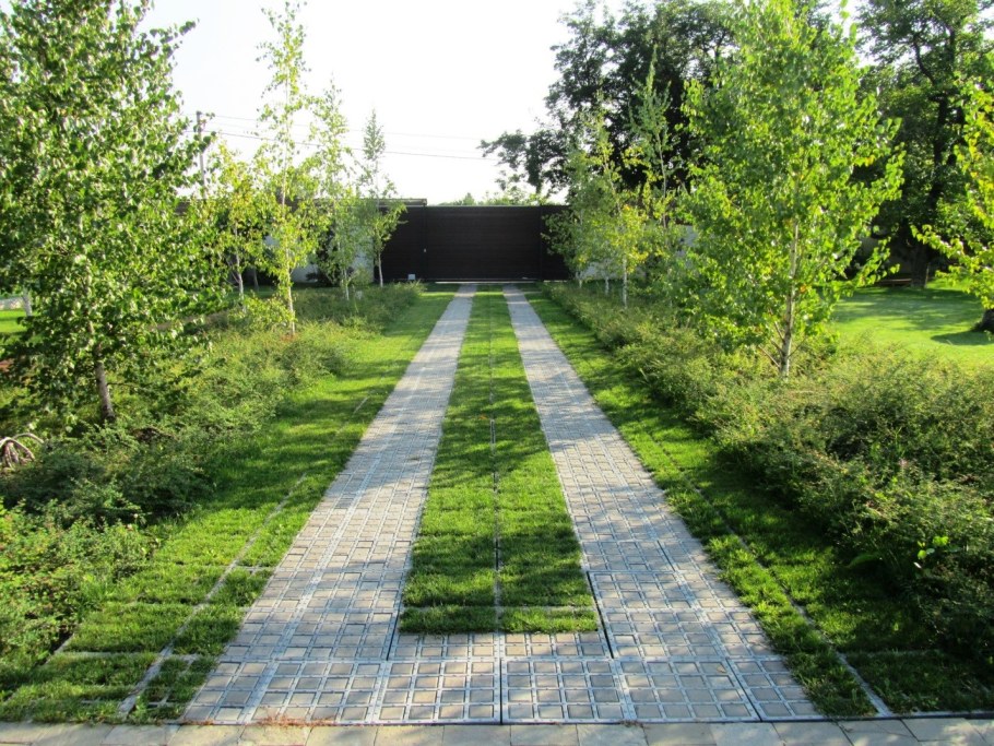 Подъездные дорожки к дому