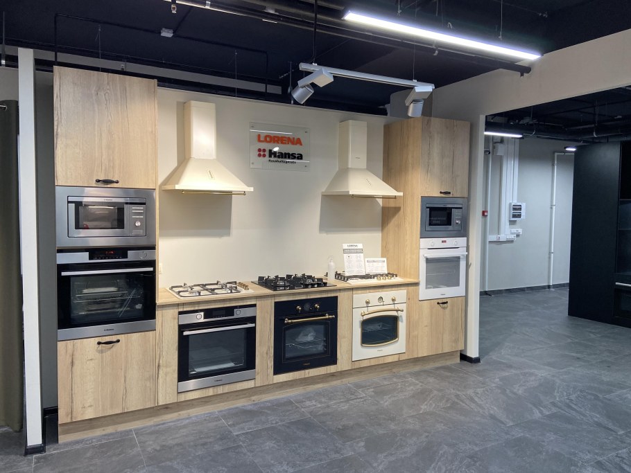 Лорена кухни Манетти