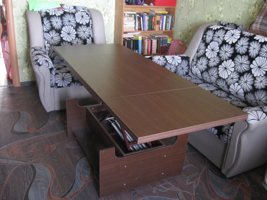 Диван-трансформер со столом книжкой