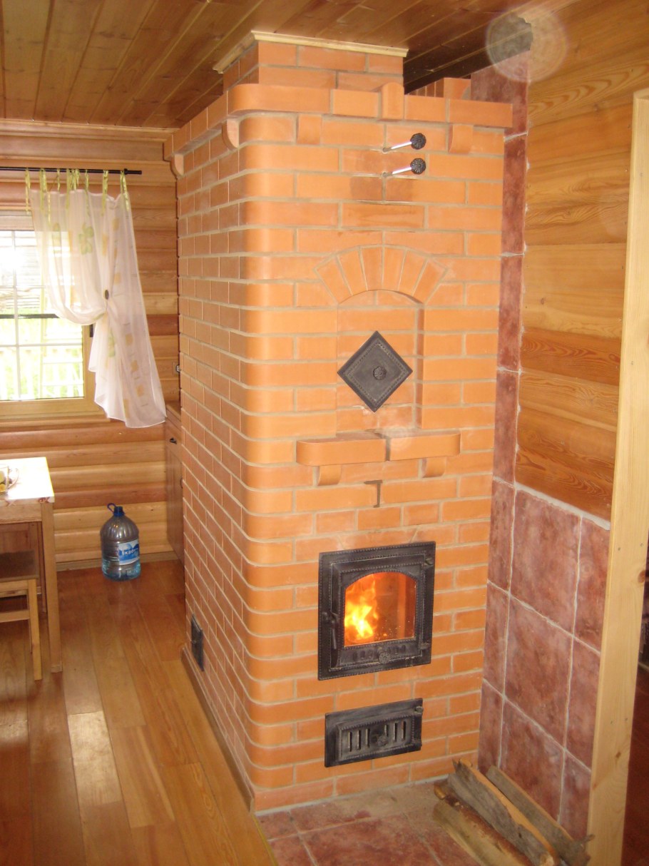 Дачная кирпичная отопительно-варочная печь