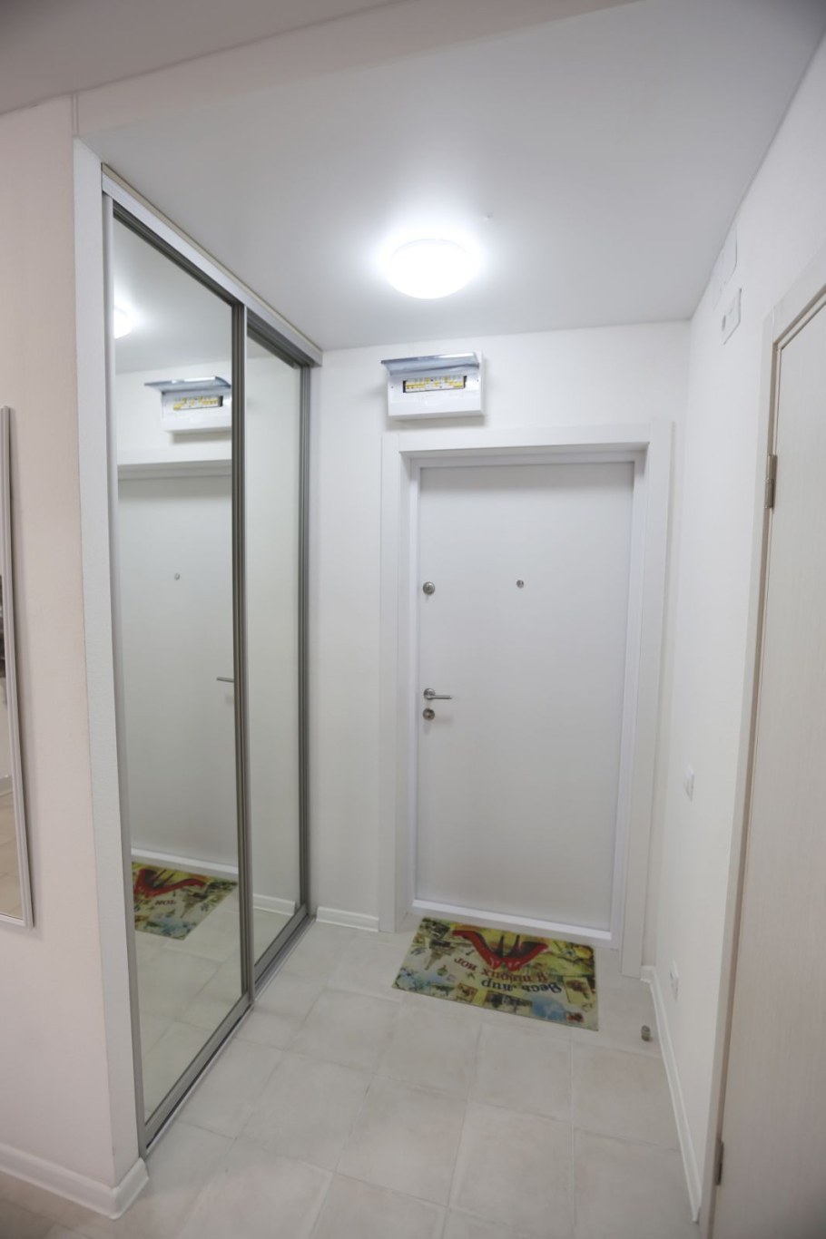 Пол кухни и гостиной прихожей