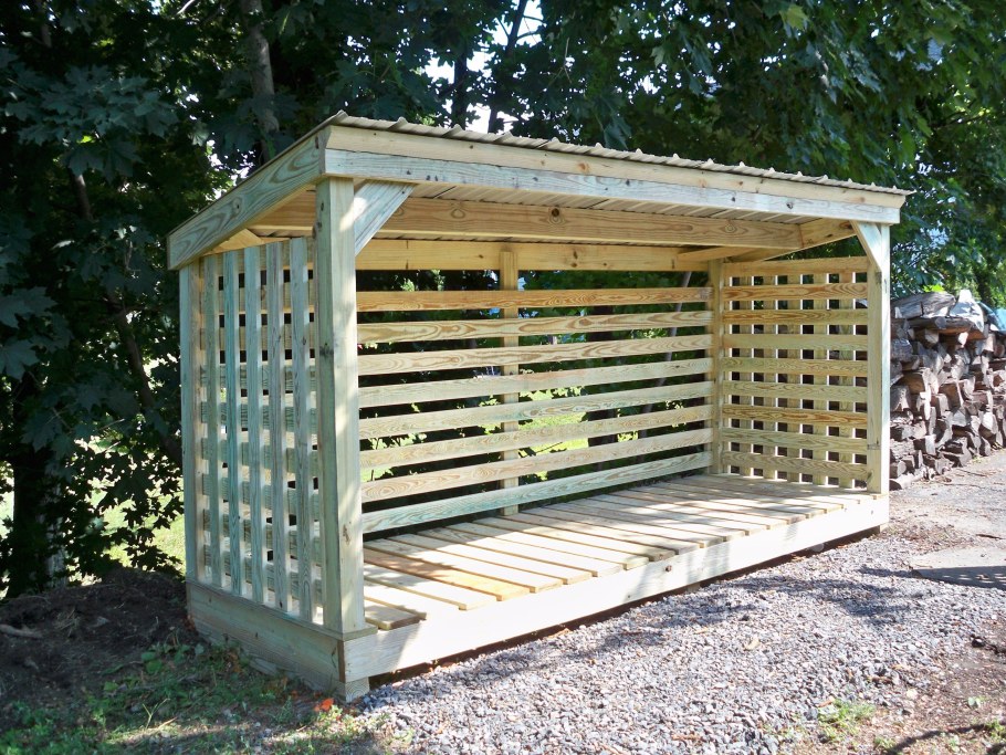 Дровник пирамида