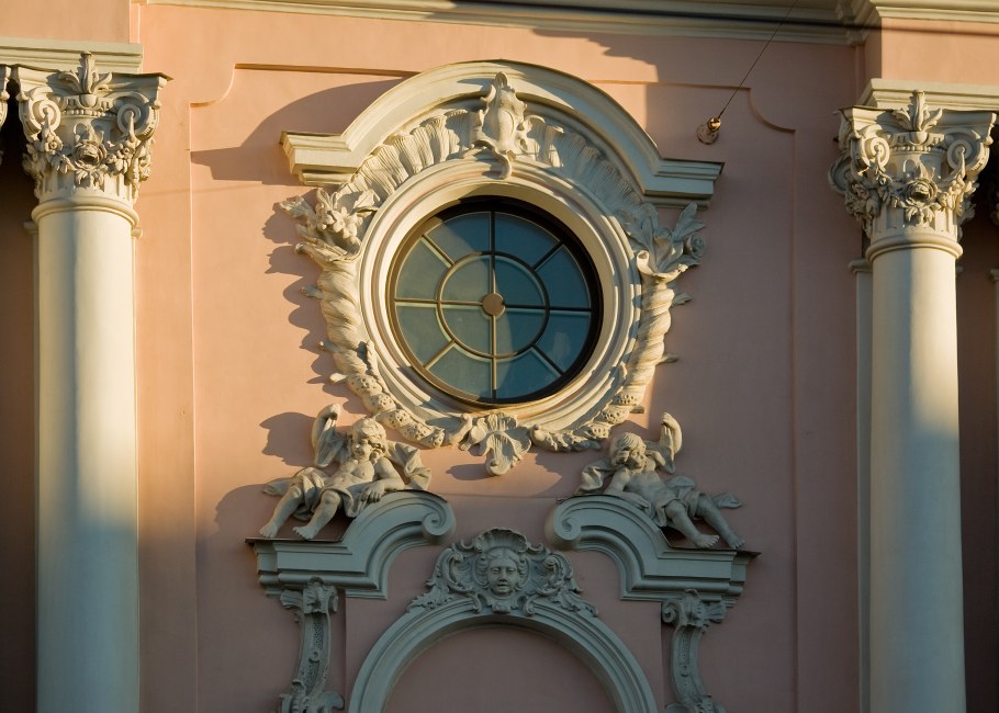 Круглые окна в архитектуре