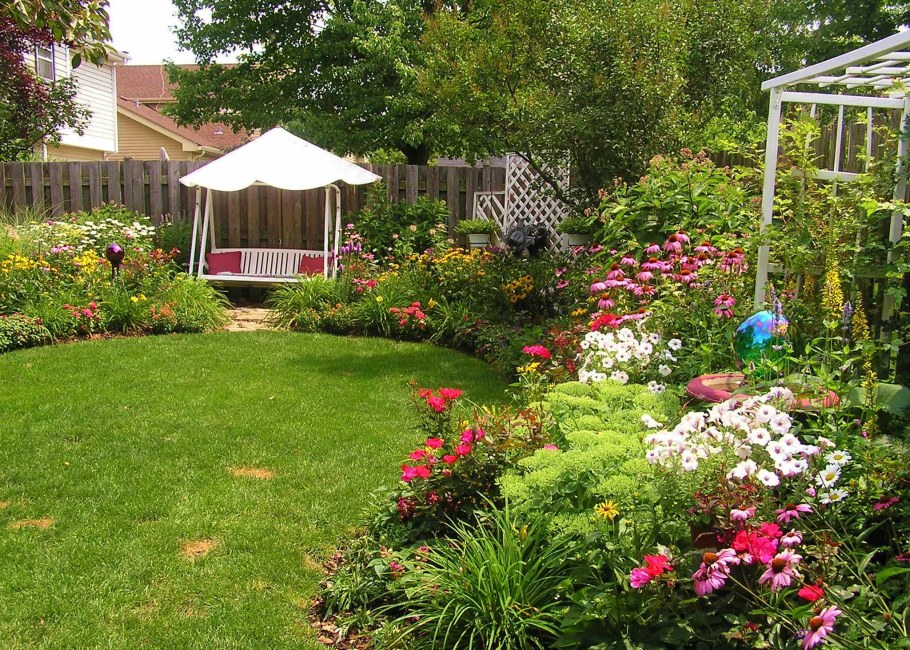 Укромный уголок в саду