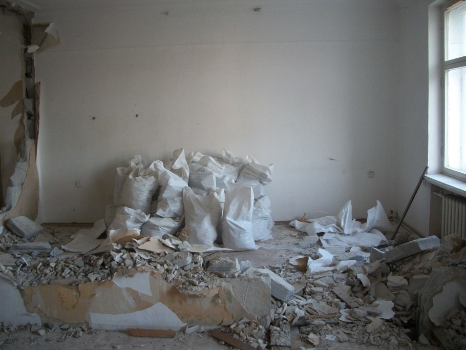 Фасад отвалился