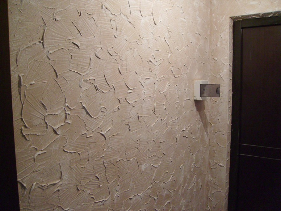 Фактурная штукатурка для стен коридора