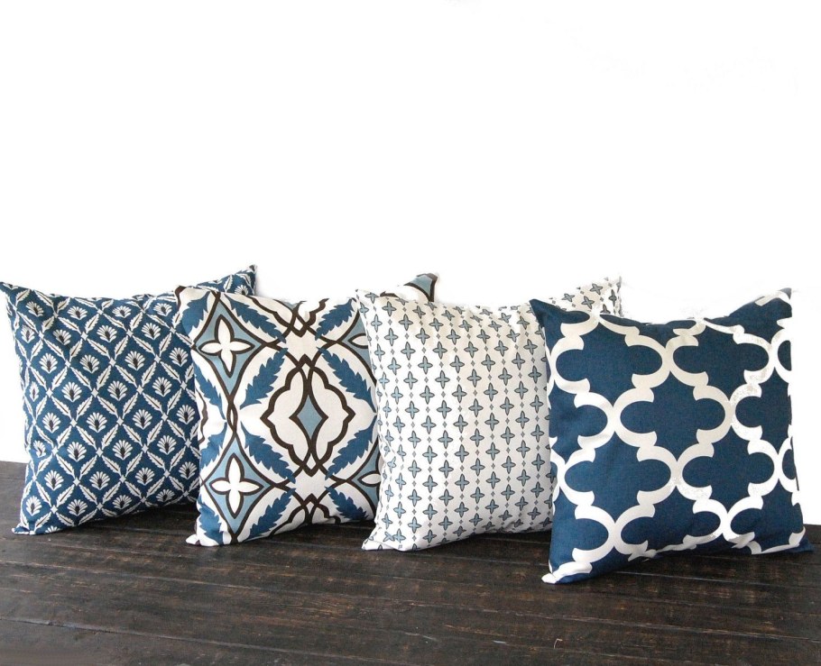 Подушки коричнево голубые