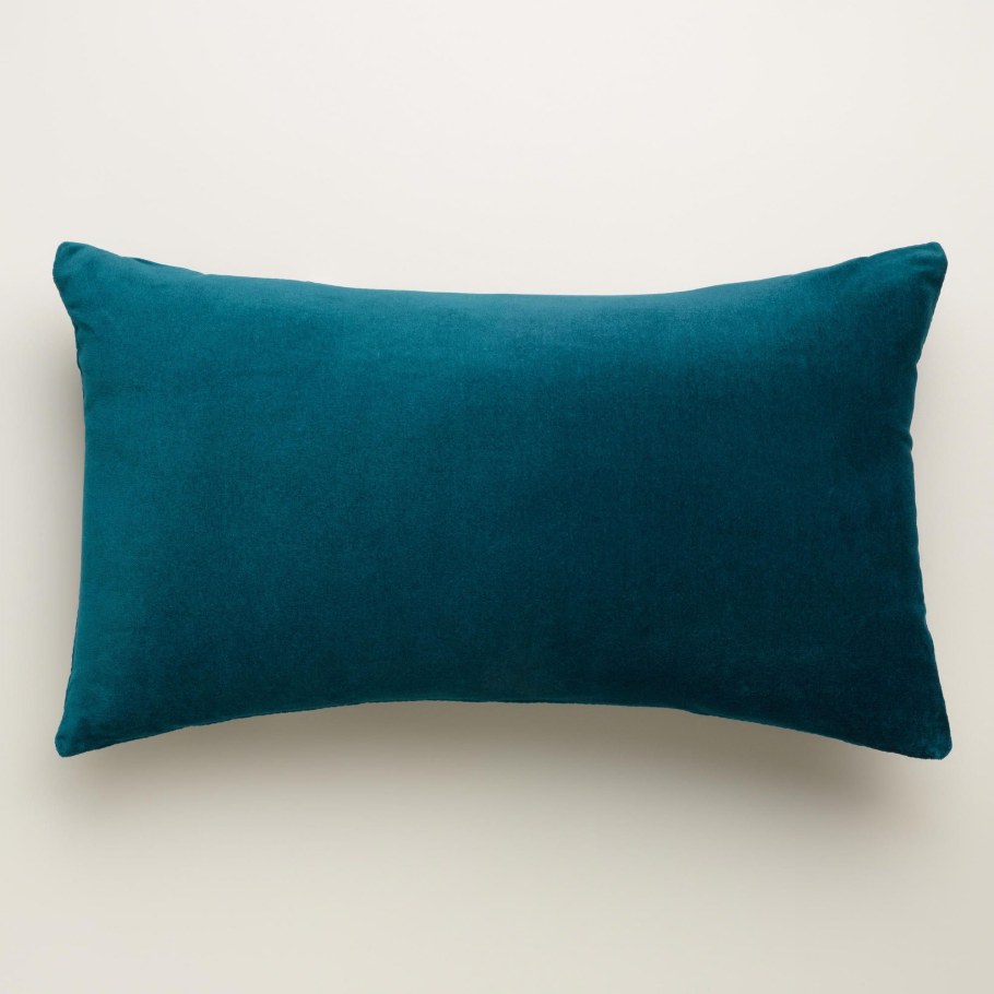 Цвет подушек к зеленому дивану