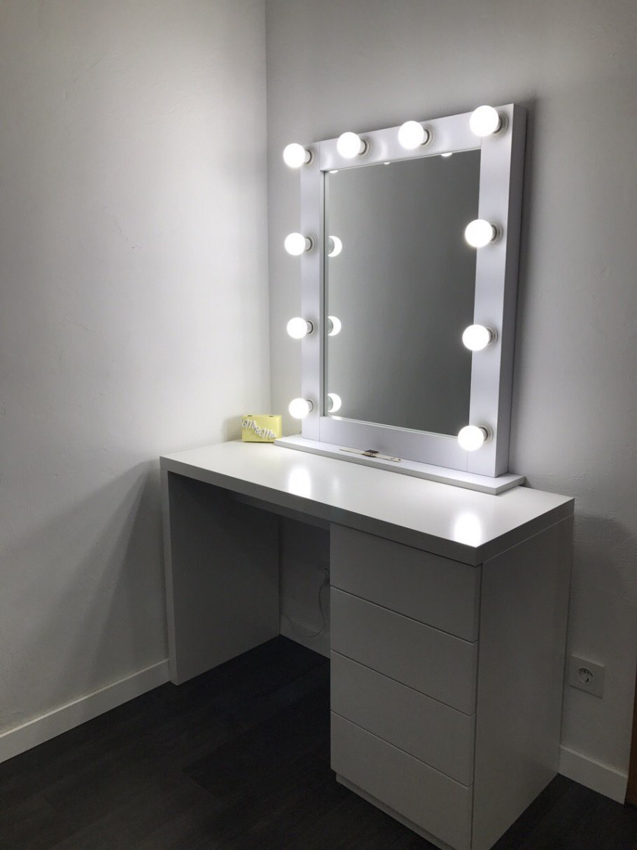 Гримерное зеркало 70х80