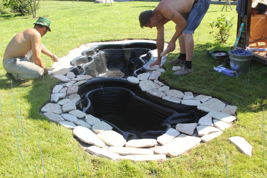 Пластиковый пруд для дачи