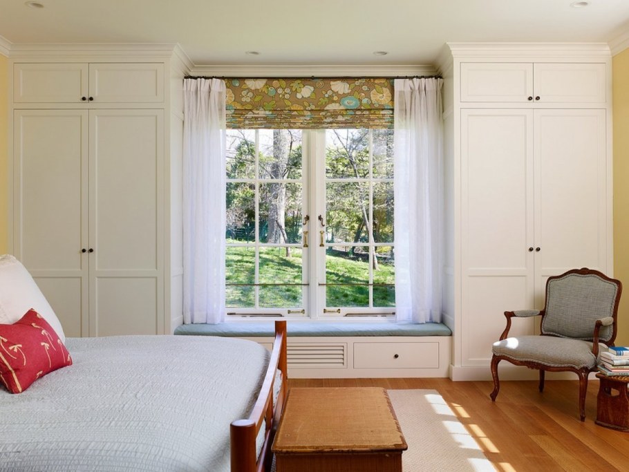 Встроенная мебель в детскую комнату