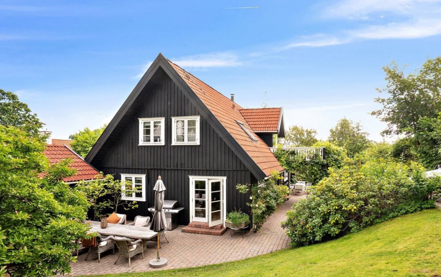 Современный деревенский домик