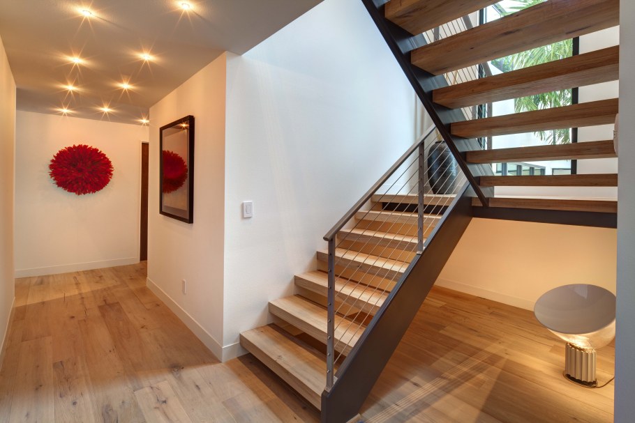 Лестница на 2 этаж двухмаршевая