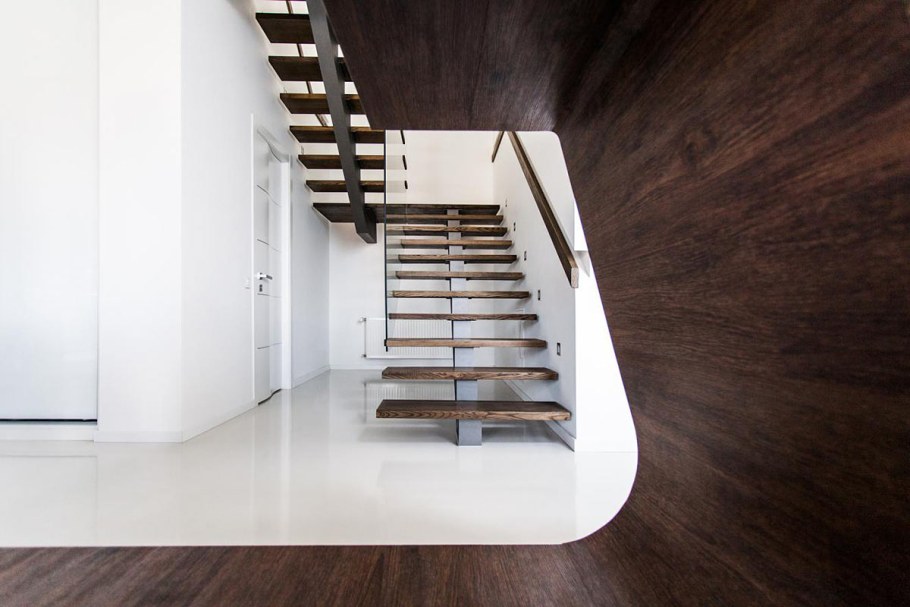 Дыух маршевая лестница