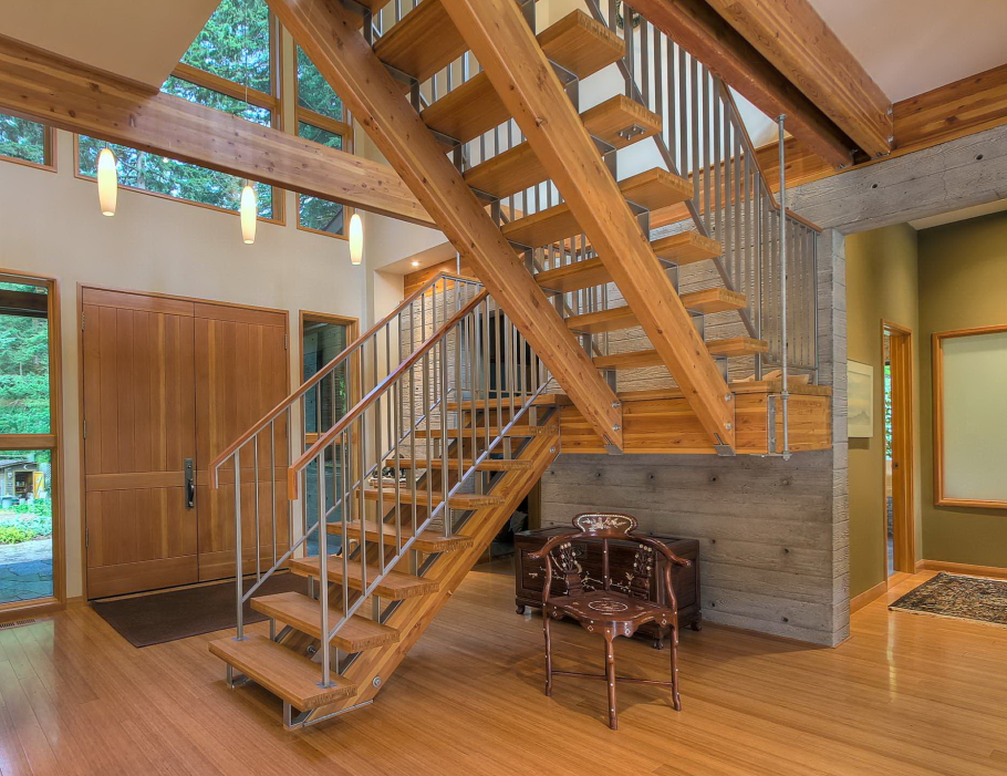 Лестница на втором этаже