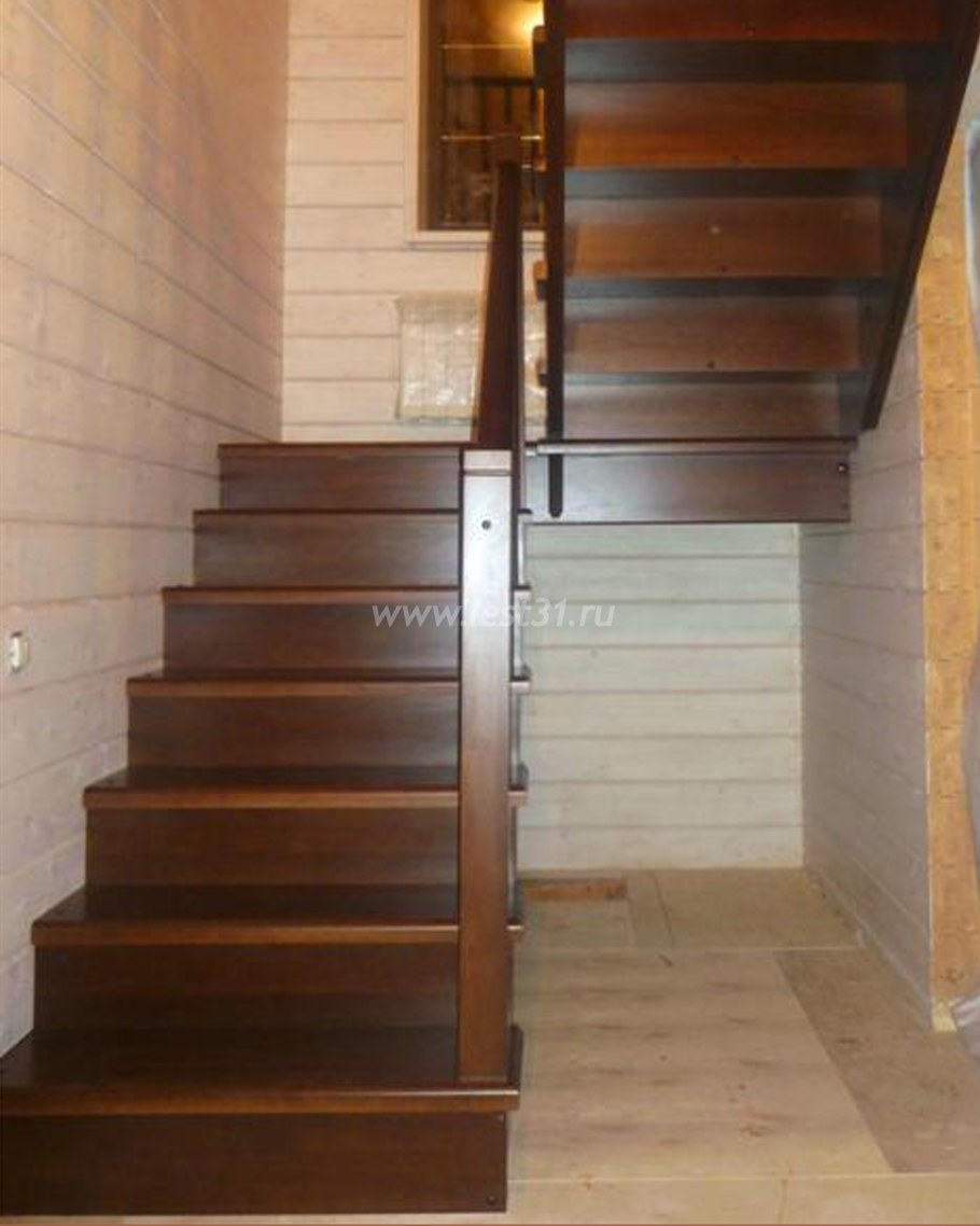 Лестница на второй этаж двухмаршевая