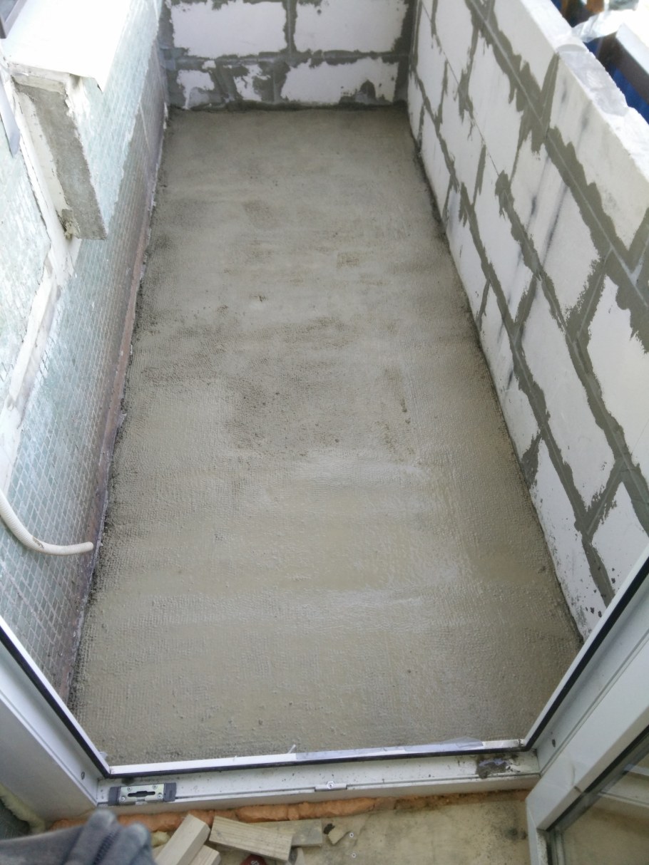 Обшивка балкона пластиковыми панелями