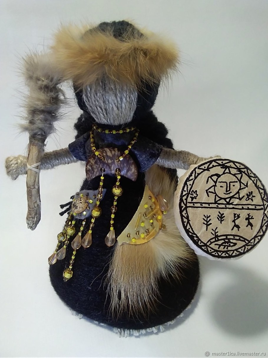 Интерьерная кукла в голубых тонах