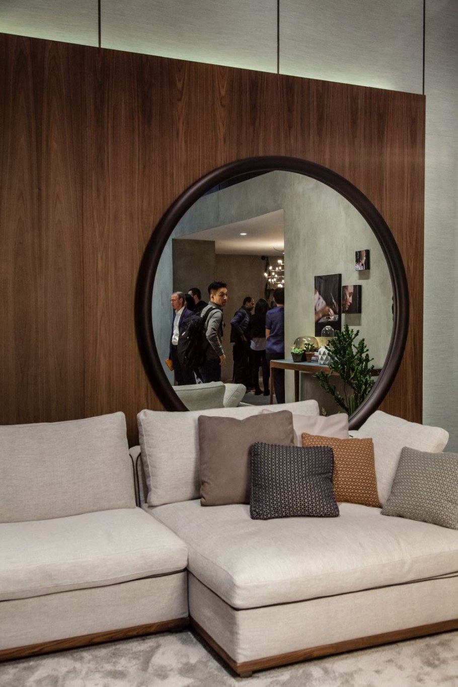 Круглый декор на стену