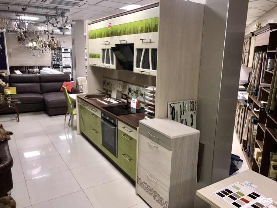 Фирменный мебельный магазин