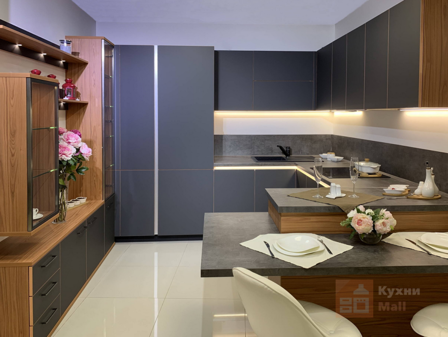 Кухня классика коричневая