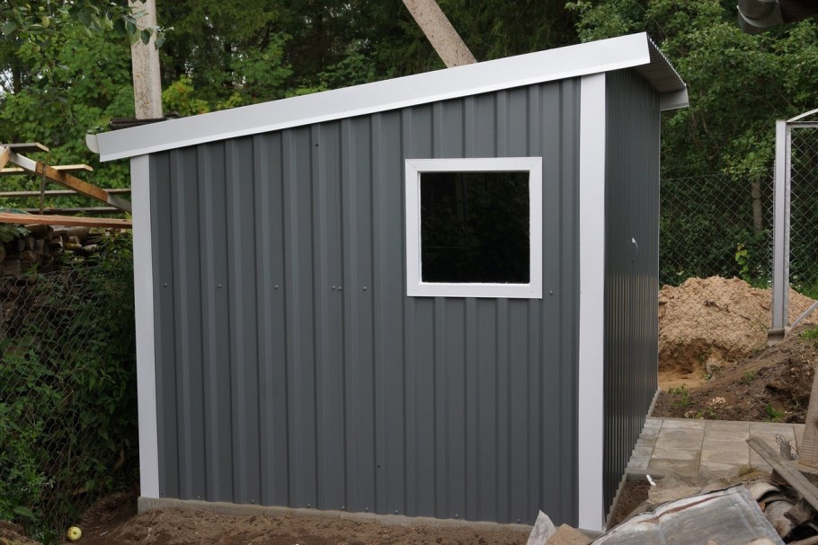 Сарай из профнастила