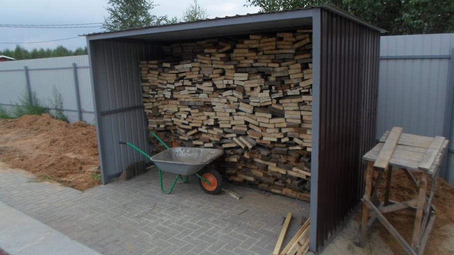 Сарай для дров из профнастила
