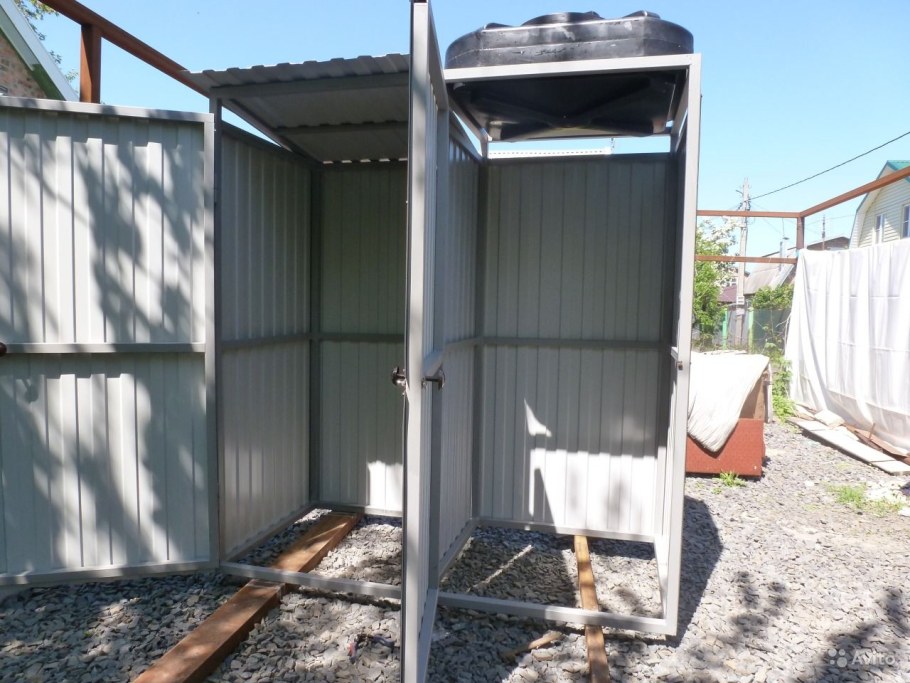 Летний душ из профильной трубы 20х40