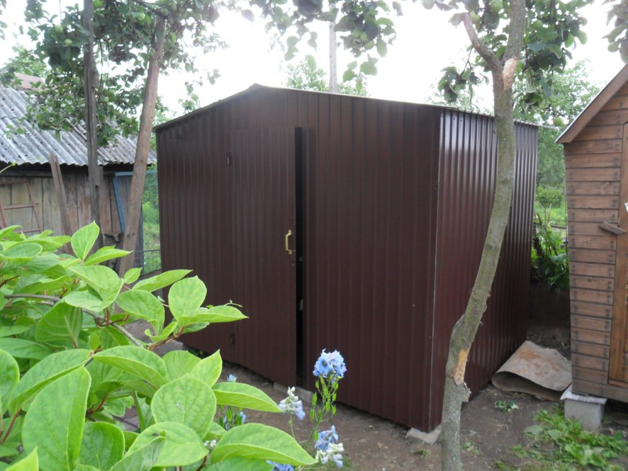 Сарай из профнастила