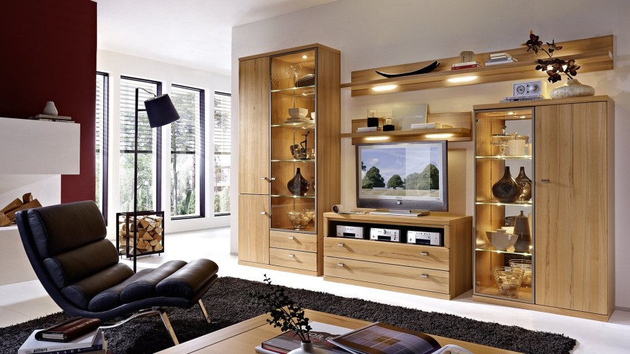 Горка для телевизора классика