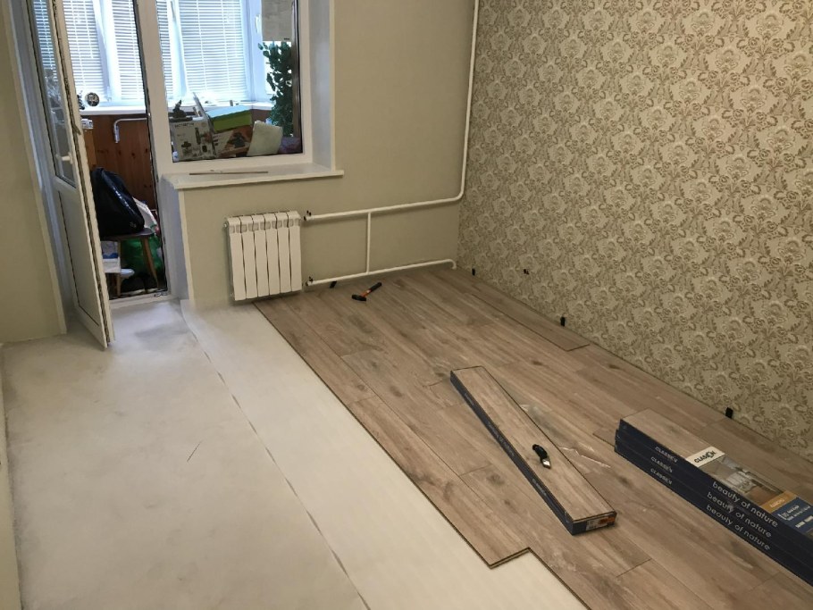 Укладка ламината на бетонный пол