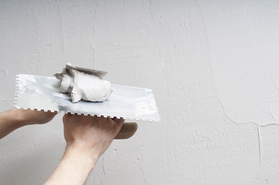 Очистка поверхности стен