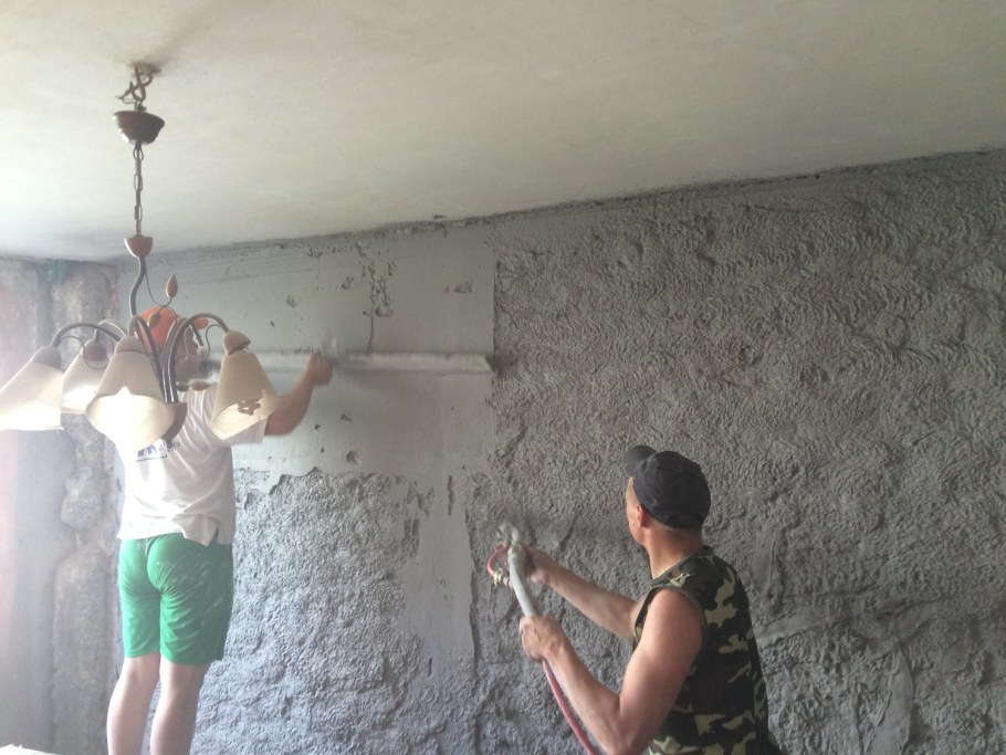 Оштукатуривание трещин