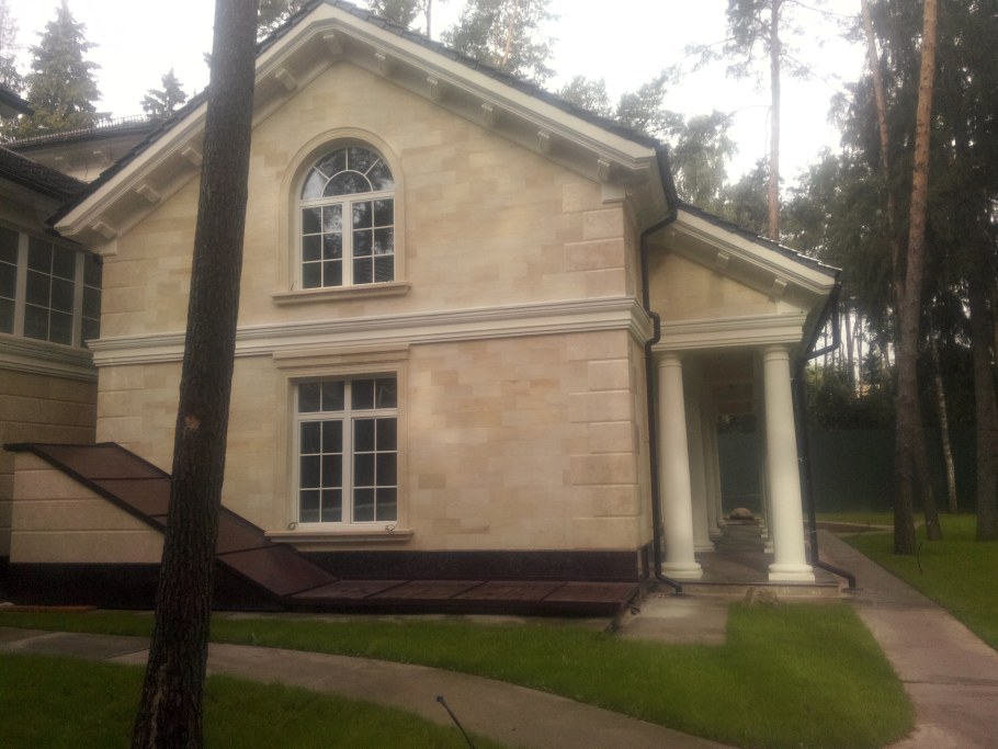 Дом Анастасии Волочковой на Рублевке