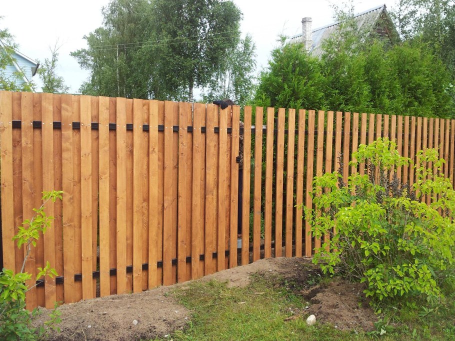 Оригинальный деревянный забор