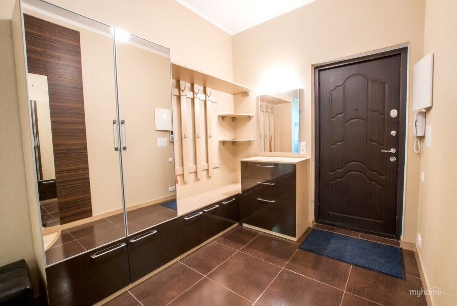 Интерьер коридора в панельном доме