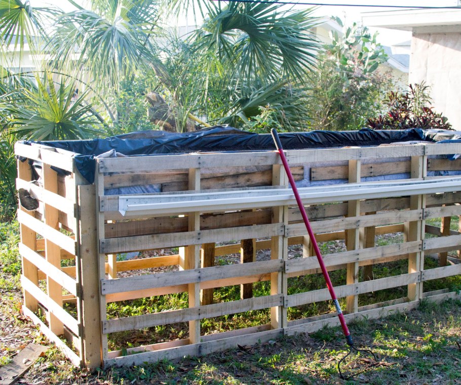 Грядки в поддонах