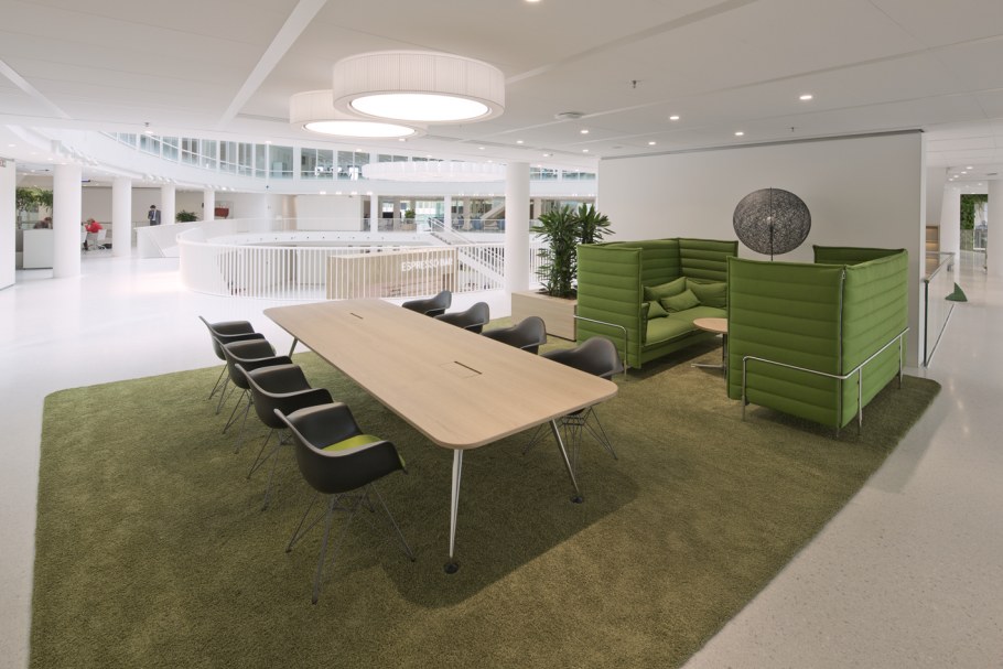 Зона переговоров в офисе